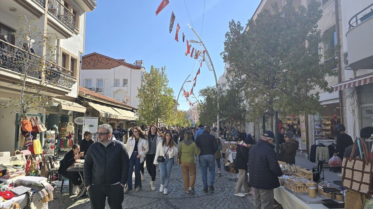 Muğla'da 6. Datça Badem Çiçeği Festivali Başladı