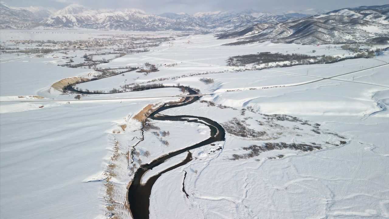Munzur Vadisi Milli Parkı Karla Kaplandı