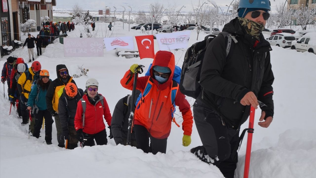 Muş'ta 105 Dağcı Kış Eğitimini Başarıyla Tamamladı