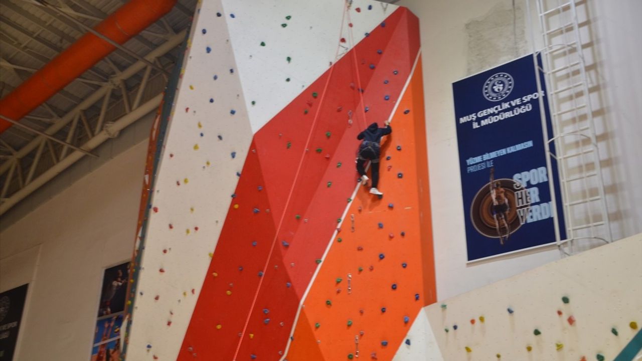 Muş'ta Spor Tırmanış Temel Seviye Eğitimi Başladı
