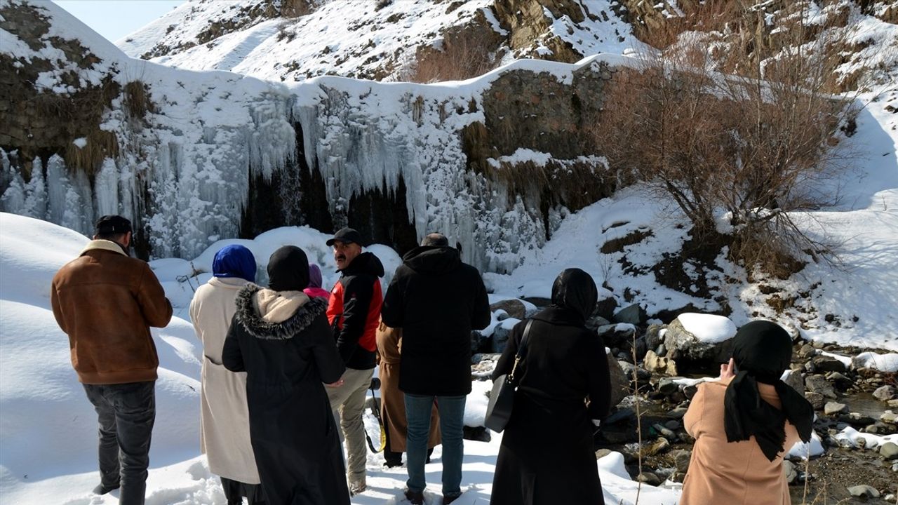 Muş'taki Fotoğrafçılık Kursiyerleri Tarihi ve Doğal Güzellikleri Görüntüledi