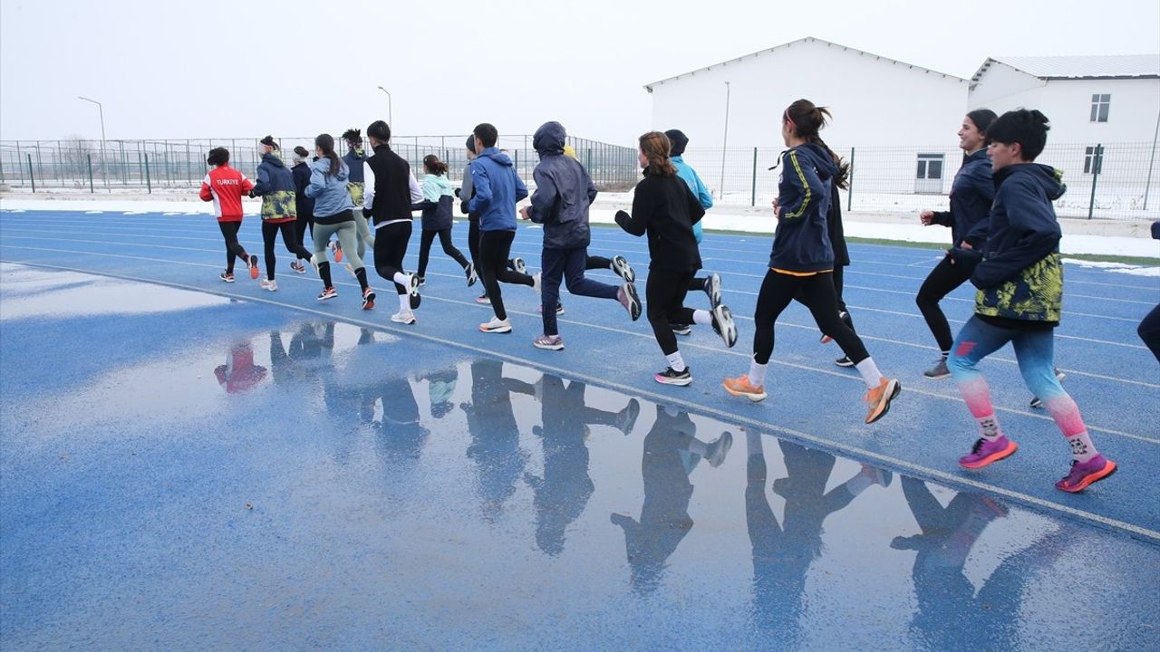 Muşlu Atletler Dondurucu Soğukta Antrenmanlarına Devam Ediyor