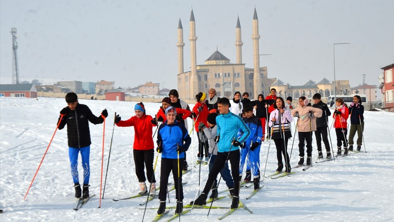 Muşlu Kayakçılar, 1. Etap Yarışlarına Hazırlanıyor