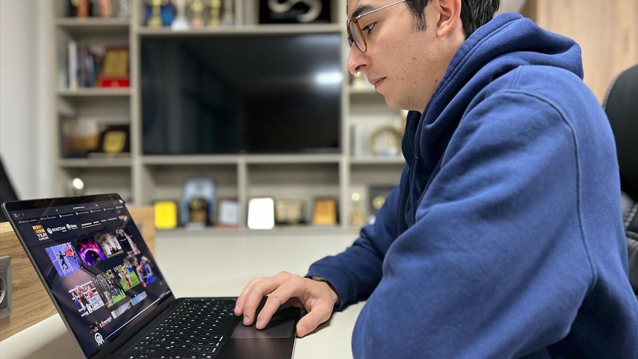 Olimpiyat Şampiyonu Mete Gazoz, Anadolu Ajansı'nın 'Yılın Kareleri' Oylamasına Katıldı