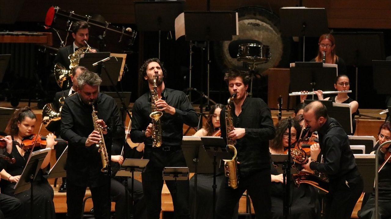 Olten Filarmoni Orkestrası, Dario Macellari ile İzmir'de Sahne Aldı