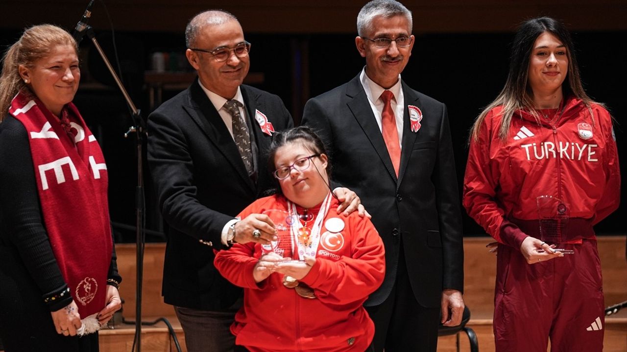 Özel Eğitimde İz Bırakanlar Buluşması'nda Yanıltıcı Gelişmeler