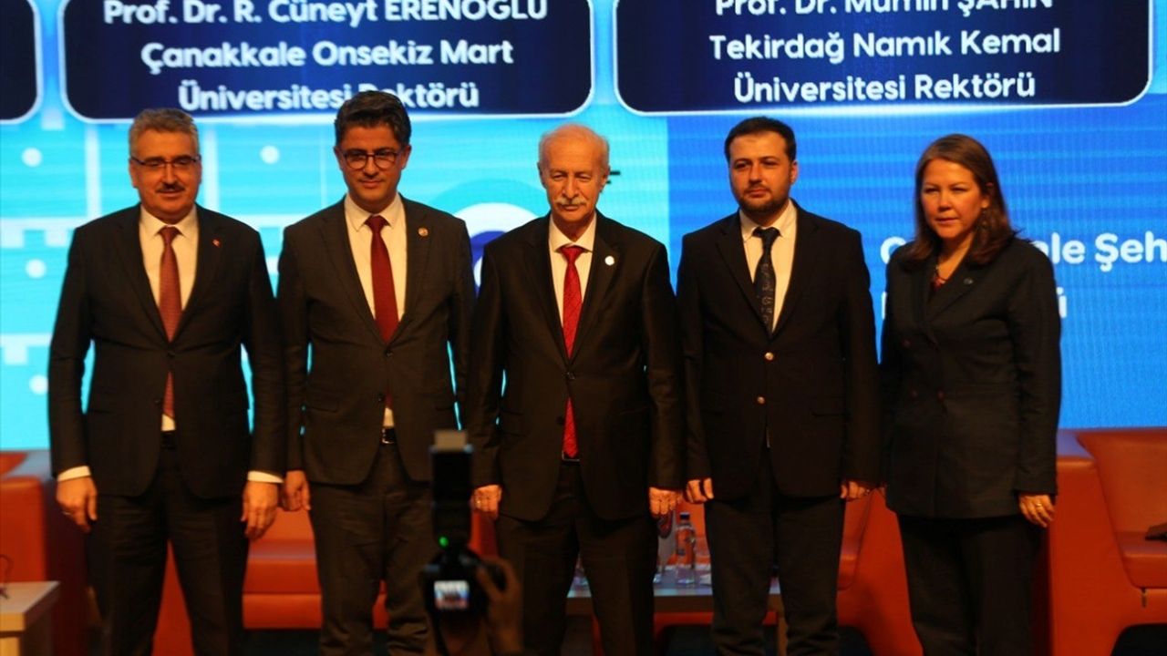 Rektörlerden Trakya Kariyer Fuarı'nda Dijital Dönüşüm ve Yapay Zeka Vurgusu