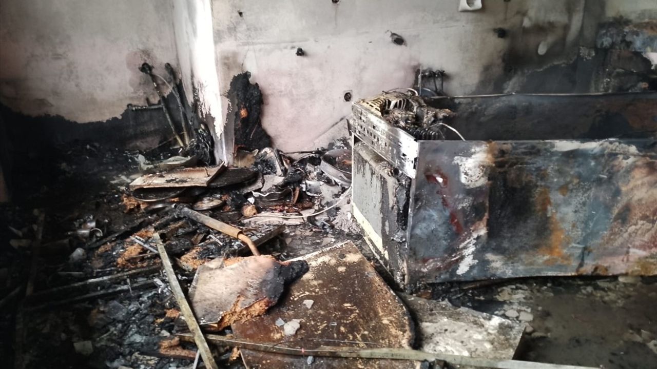 Rize'de Ev Yangını: Bir Kişi Hayatını Kaybetti