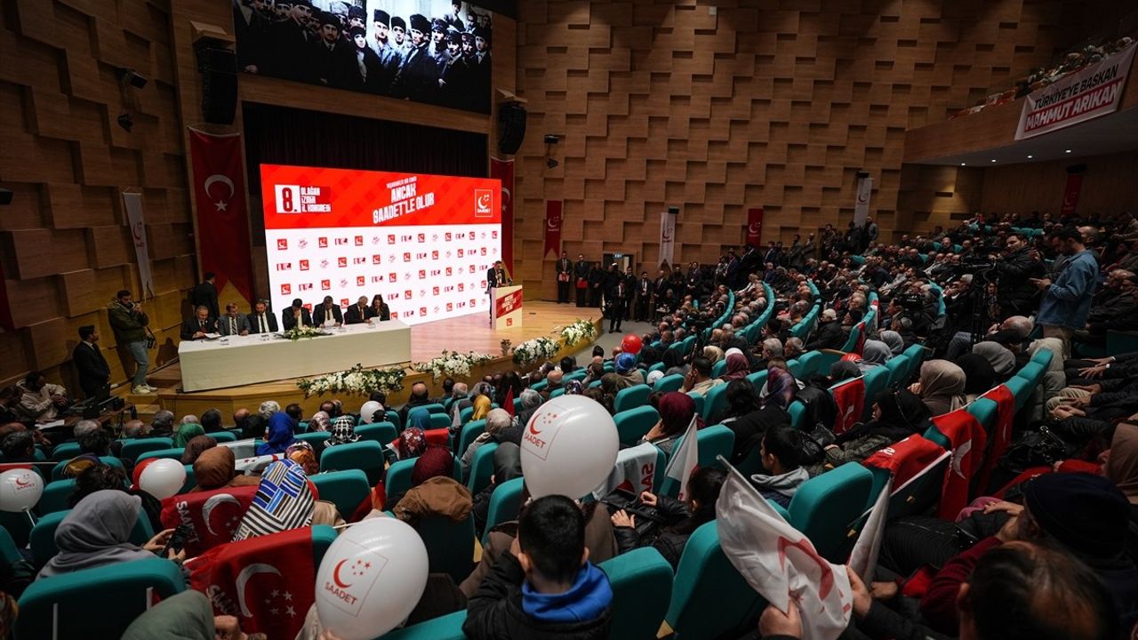 Saadet Partisi Genel Başkanı Arıkan, İzmir'de Saadet 5.0 ile Siyaseti Yeniden Güncelleme Vurgusu Yaptı