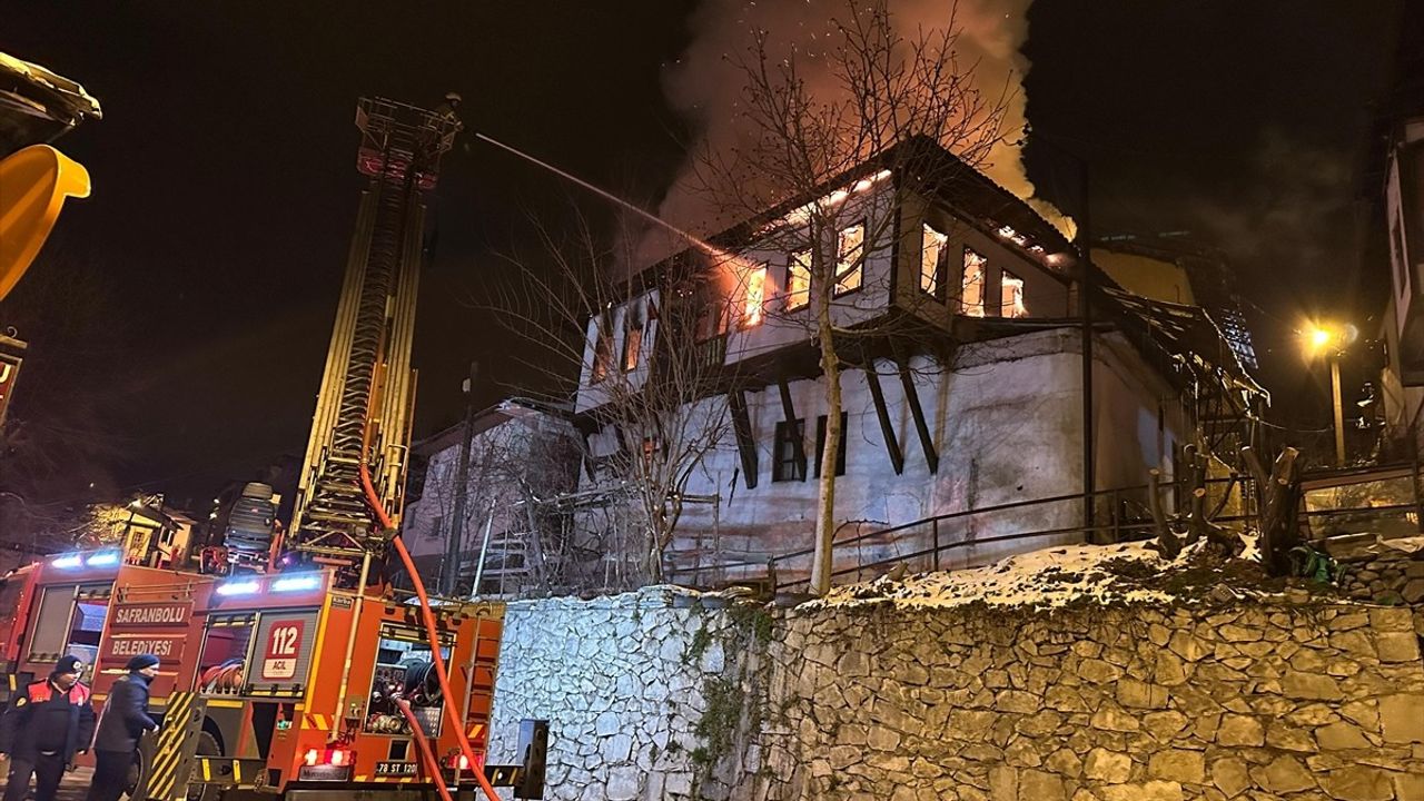 Safranbolu'da Tarihi Konak Yangını: Kullanılamaz Hale Geldi
