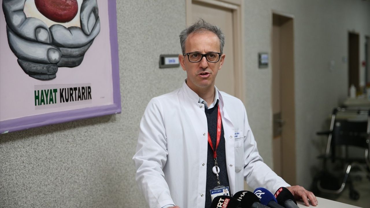 Sakarya'da 6 Saatte 3 Hastaya Başarıyla Böbrek Nakli Gerçekleştirildi