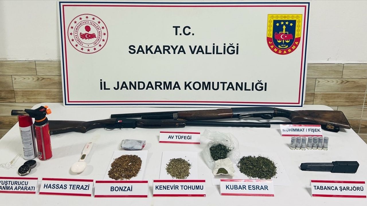 Sakarya'da Uyuşturucu Operasyonu: 2 Şüpheli Tutuklandı