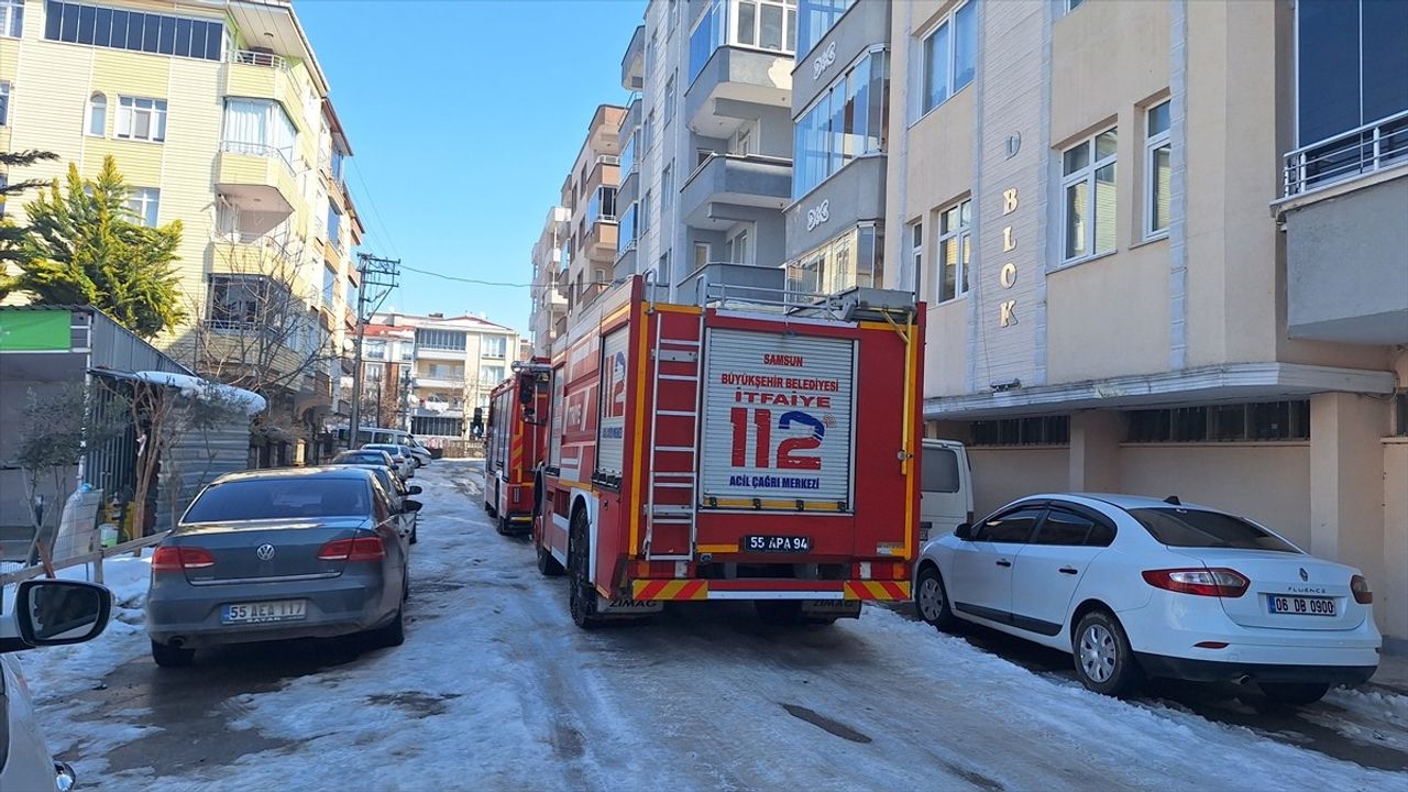 Samsun Bafra'da Yalnız Başına Yaşayan Kadın, Evinin Yangınını Çıkardı