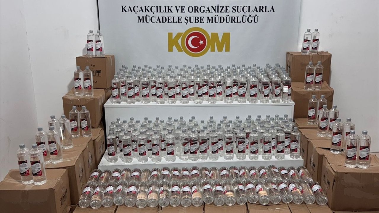 Samsun'da 1 Ton Etil Alkol Ele Geçirildi, İki Şüpheli Gözaltına Alındı