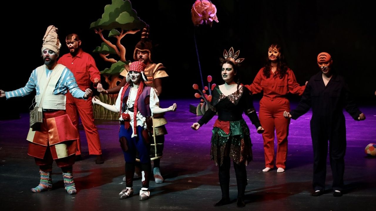 Samsun Devlet Opera ve Balesi, 'Masal Şatosu' Müzikalini 10 Yıl Sonra Sahneledi
