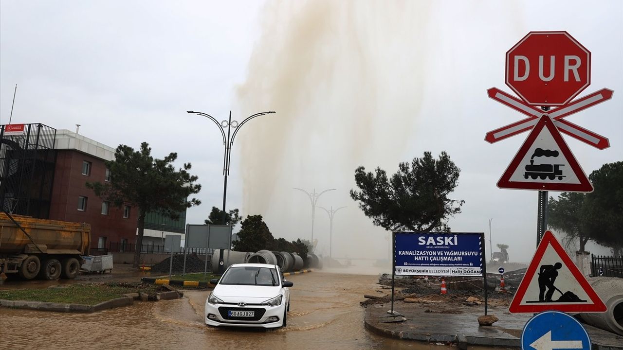 Samsun'un İlkadım İlçesinde İçme Suyu İsale Hattında Patlama