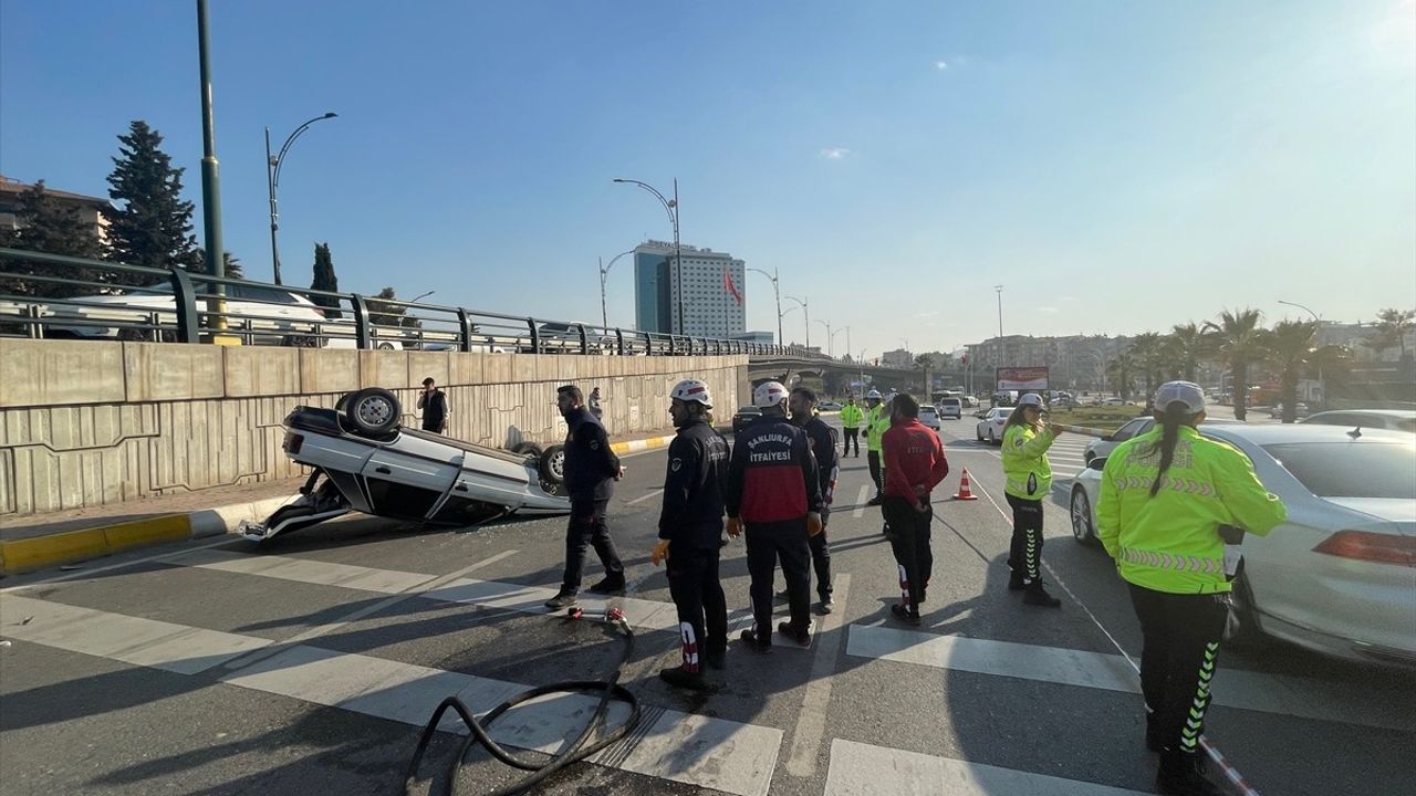 Şanlıurfa'da Otomobil Devrildi: 5 Yaralı