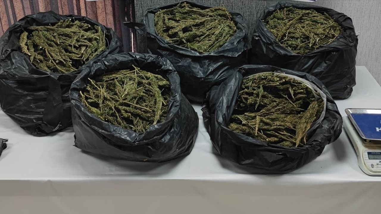 Şanlıurfa'da Uyuşturucu Operasyonu: 2 Zanlı Tutuklandı