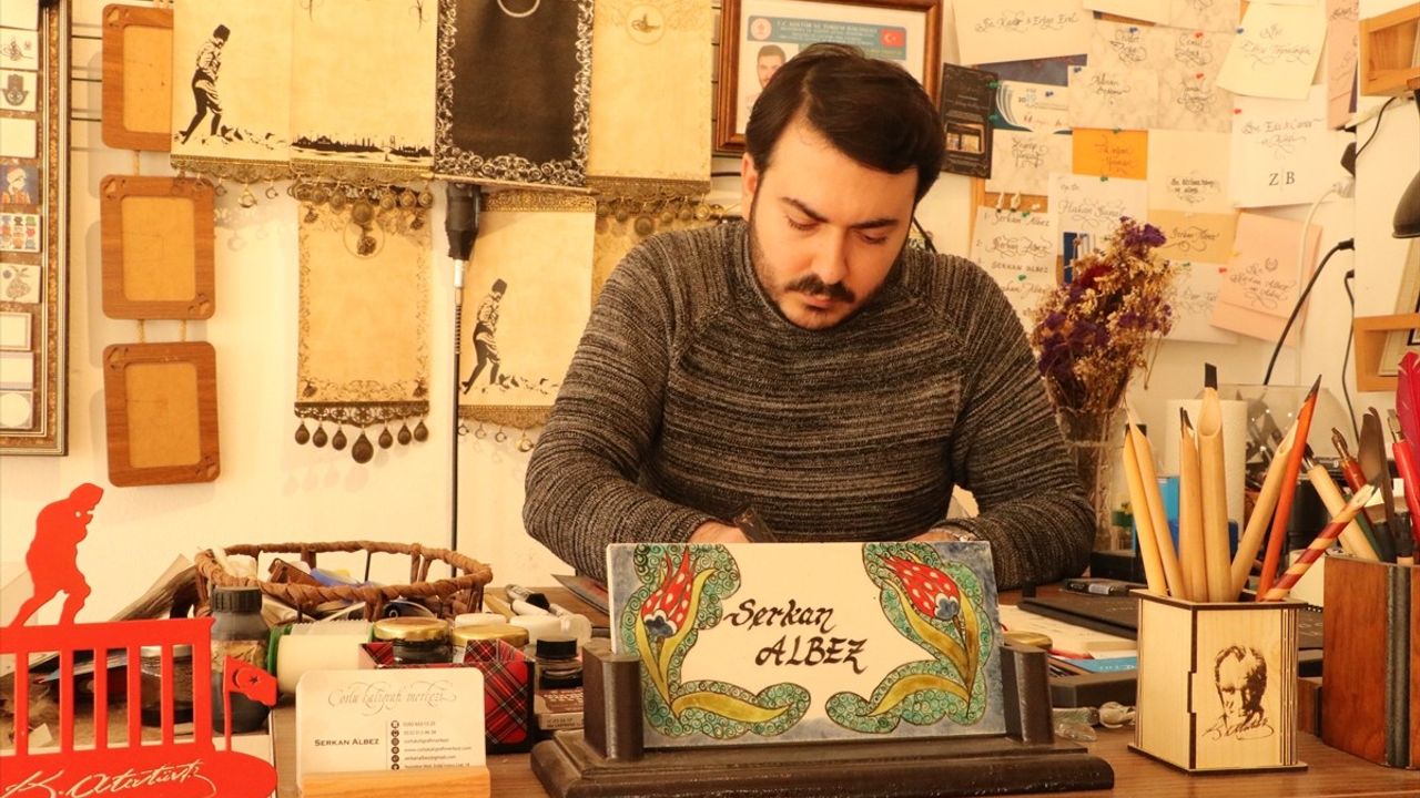Serkan Albez, Kaligrafi Sanatında Ustalığını Kanıtladı