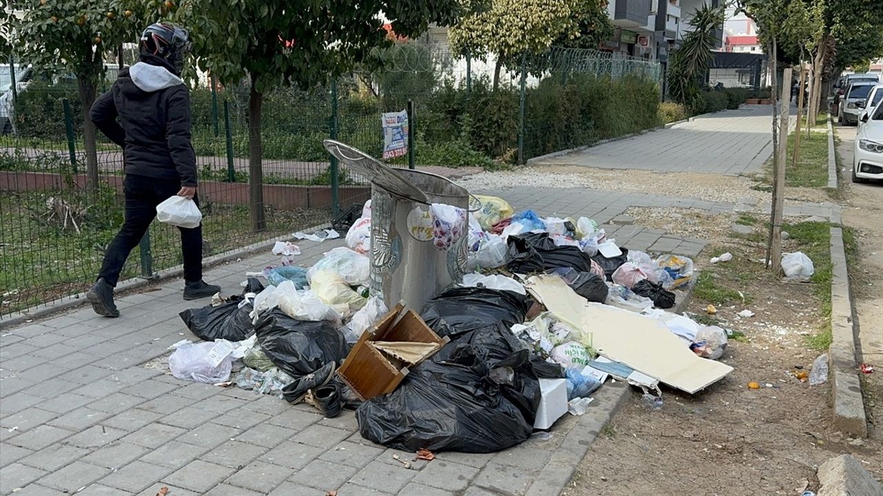 Seyhan Belediyesinde İşçilerin İş Bırakma Eylemi