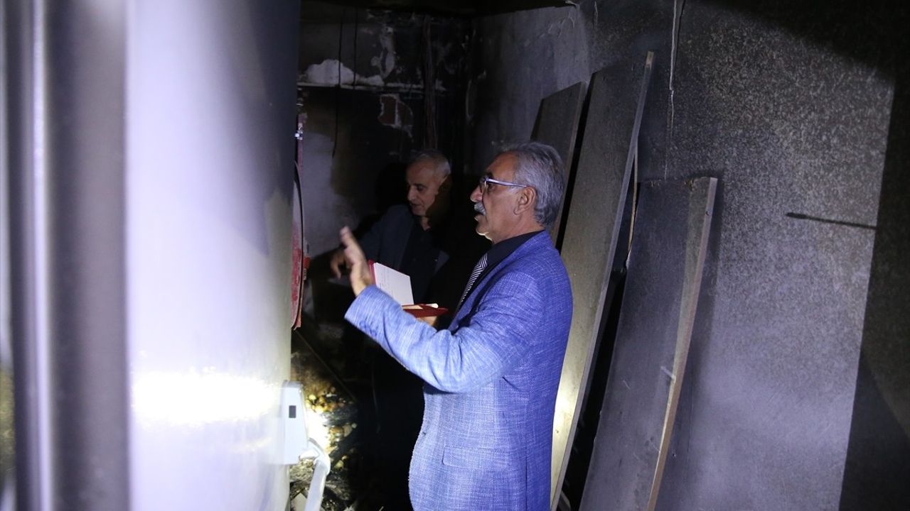 Siirt'te 10 Katlı Binada Meydana Gelen Yangın İçin Soruşturma Başlatıldı