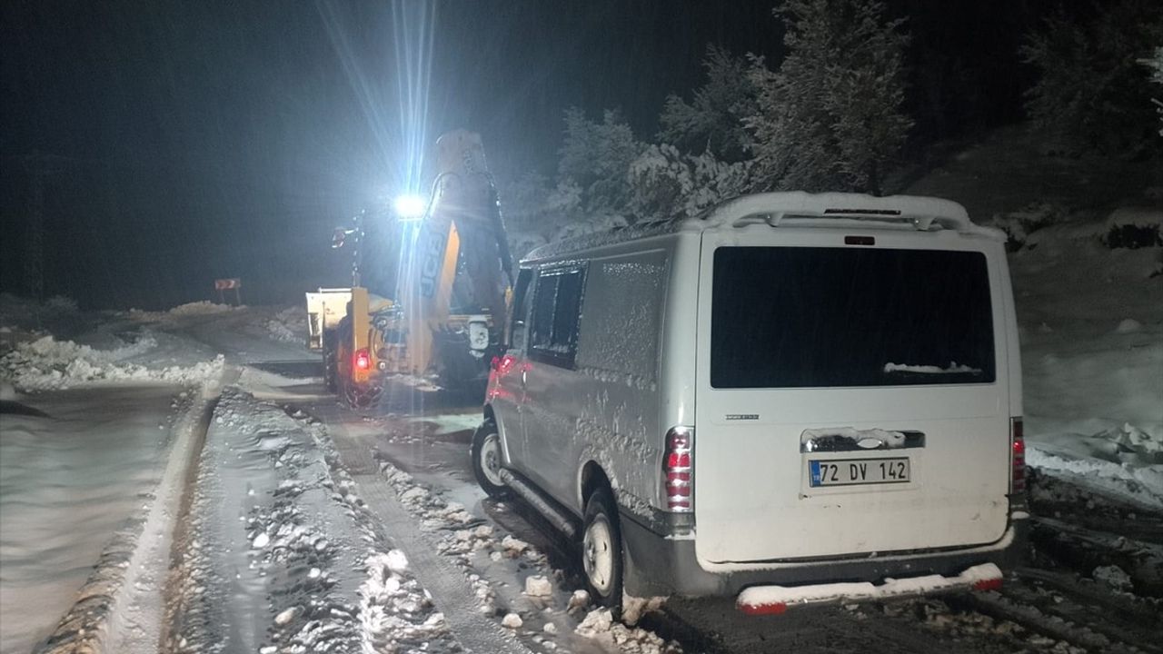 Siirt'te Kar Nedeniyle Mahsur Kalanlar Kurtarıldı