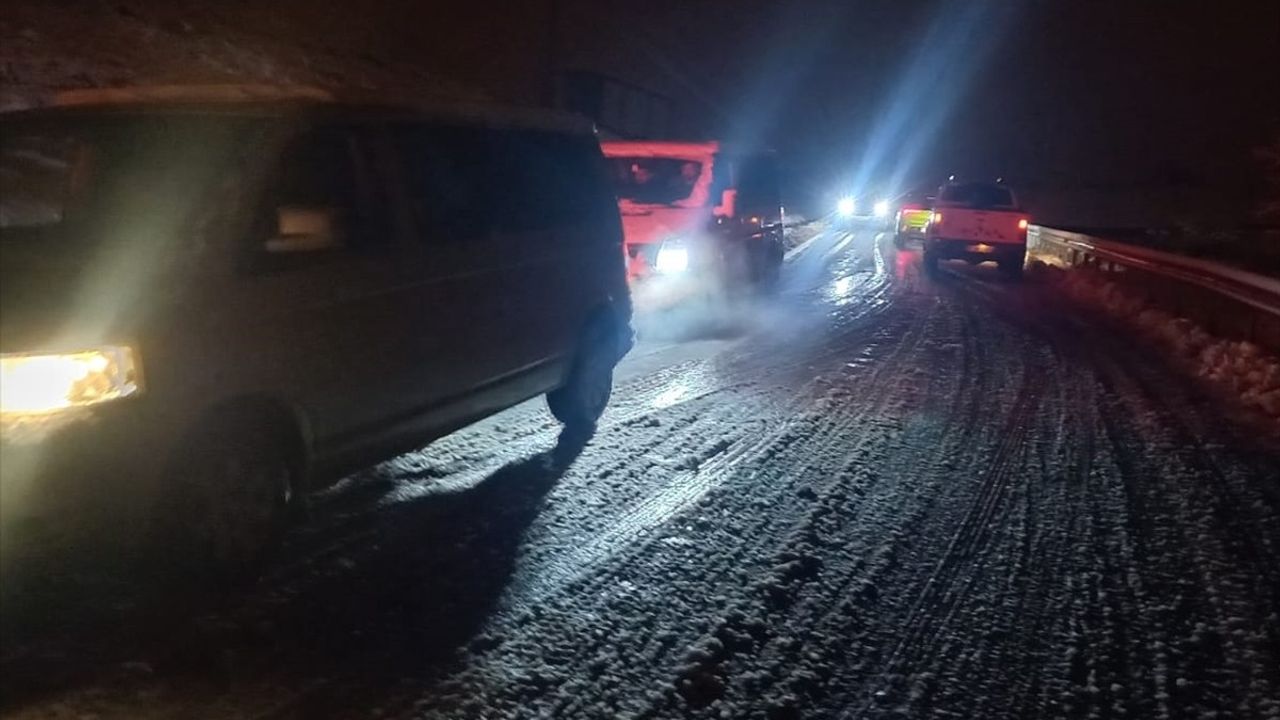 Siirt'teki 84 Yerleşim Biriminde Ulaşım Sorunu: Kar Yağışı Etkili