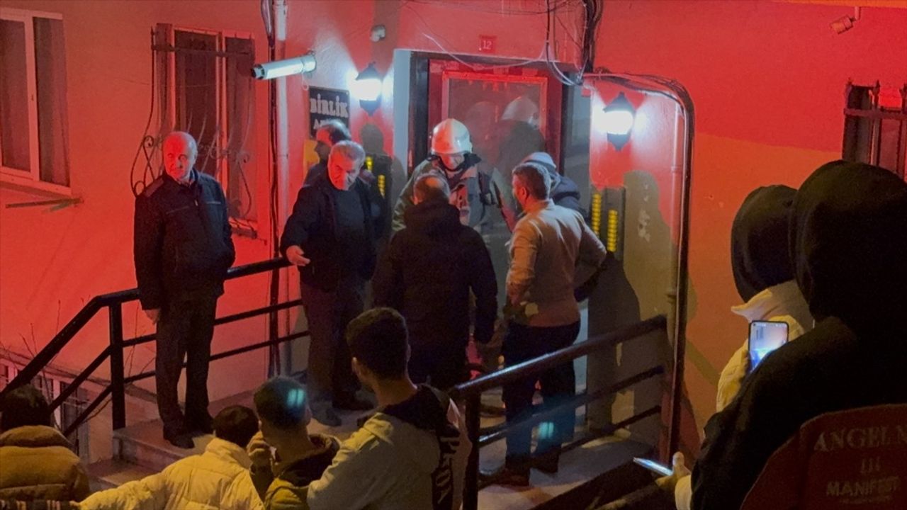 Şişli'de 8 Katlı Binada Yangın: İtfaiye Ekipleri Hızla Müdahale Etti