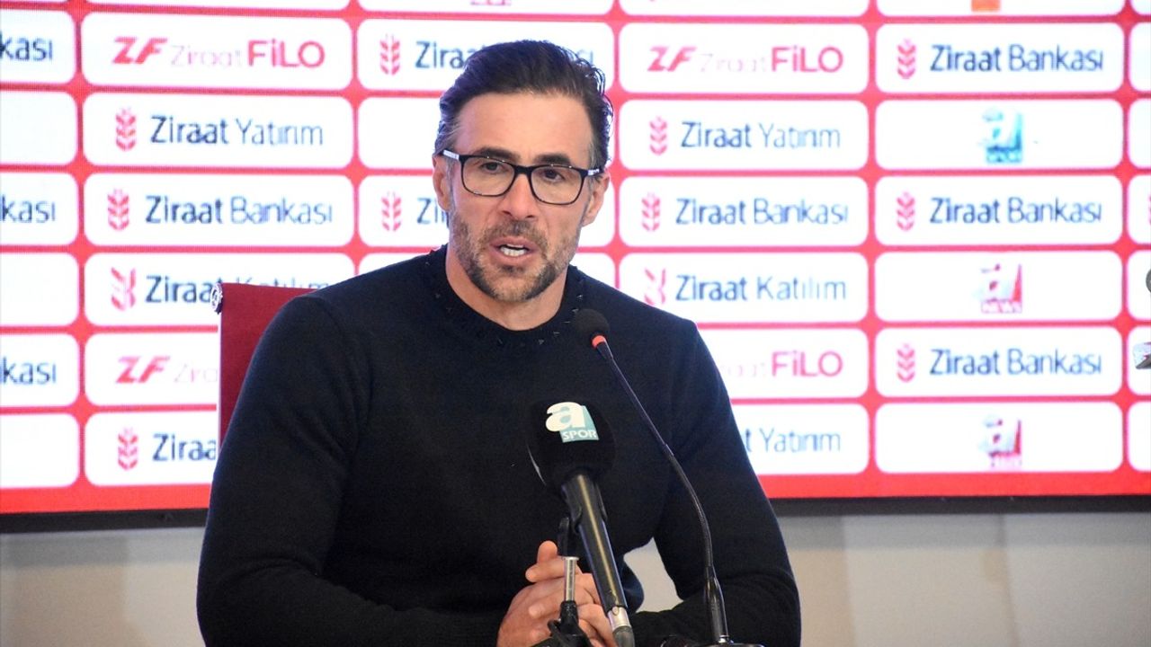 Sivasspor, Türkiye Kupası'na Veda Etti; Teknik Direktörler Maç Sonrası Değerlendirmelerde Bulundu