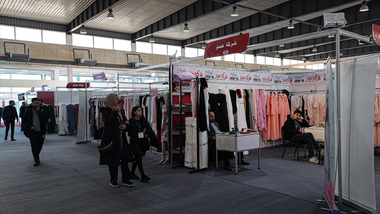 Suriye'de Baas Rejiminin Yıkılmasının Ardından Düzenlenen İlk Fuar Büyük İlgi Gördü
