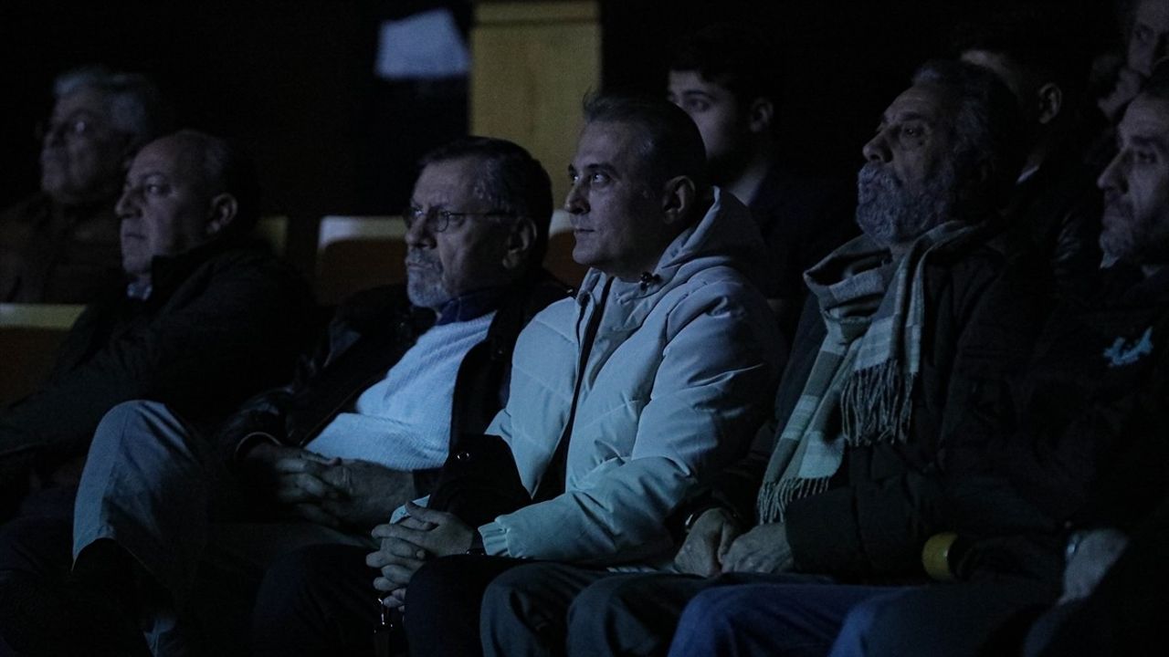 Suriye'de Yasaklı Film "Kötü Oğul" İlk Kez Gösterime Girdi