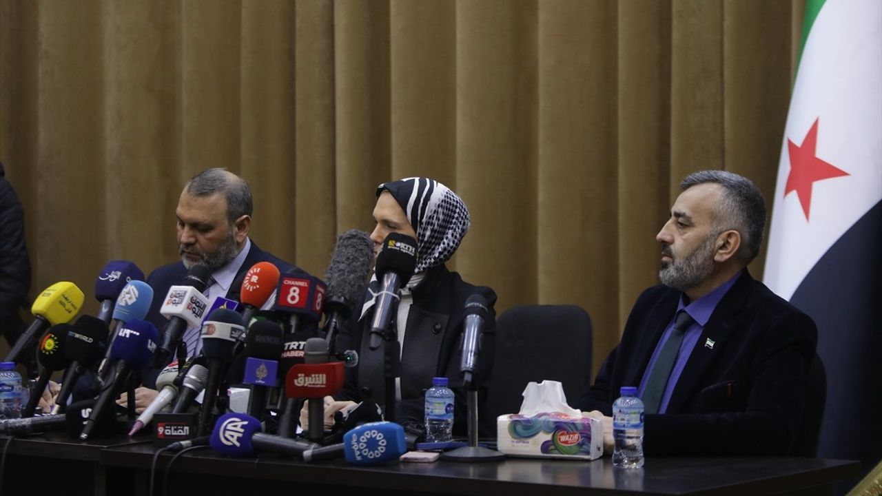 Suriye Ulusal Diyalog Konferansı'na Silah Tutanlar Davet Edilmeyecek