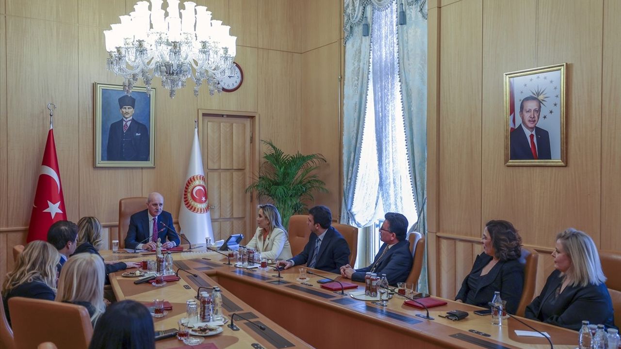 TBMM Başkanı Kurtulmuş, AK Parti Antalya Milletvekilleri ve İş Kadınları Derneği Yönetimini Kabul Etti