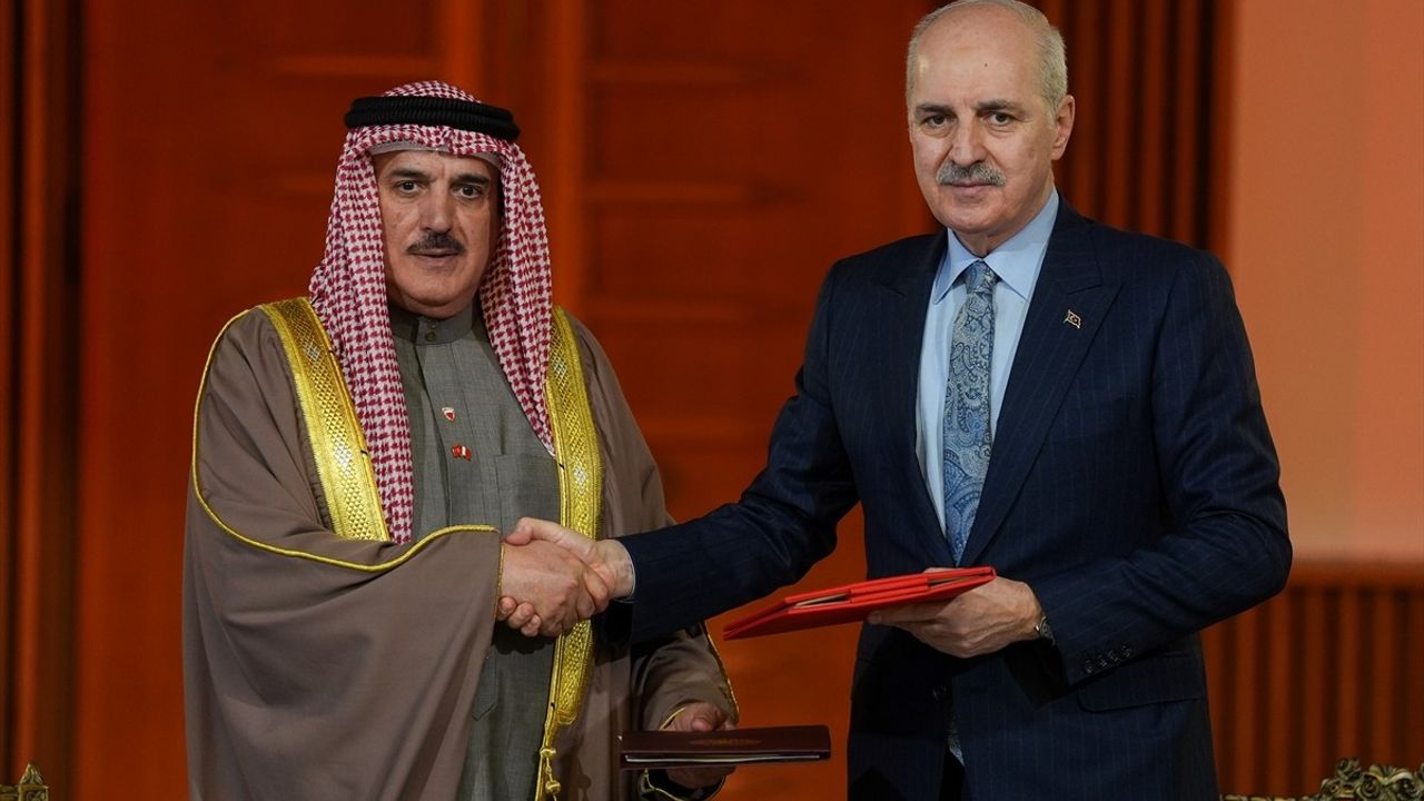 TBMM Başkanı Kurtulmuş ve Bahreyn Temsilciler Meclisi Başkanı Al Musalam Ortak Basın Toplantısı Düzenledi