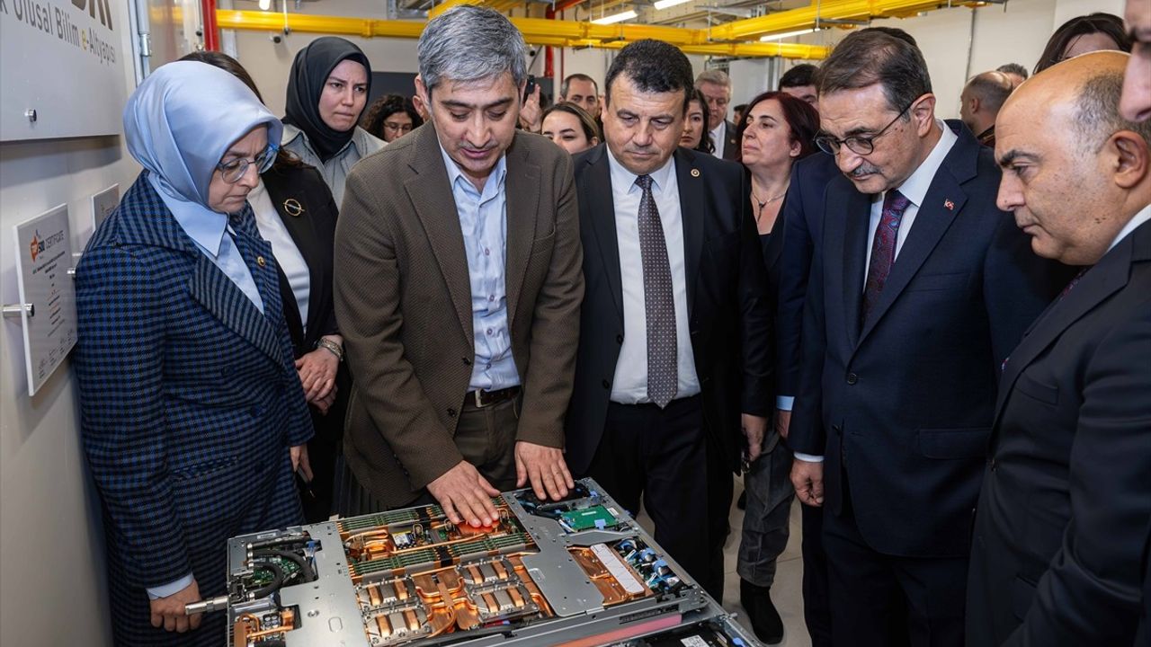 TBMM Yapay Zeka Araştırma Komisyonu ARF ACC Süper Bilgisayarını İnceledi