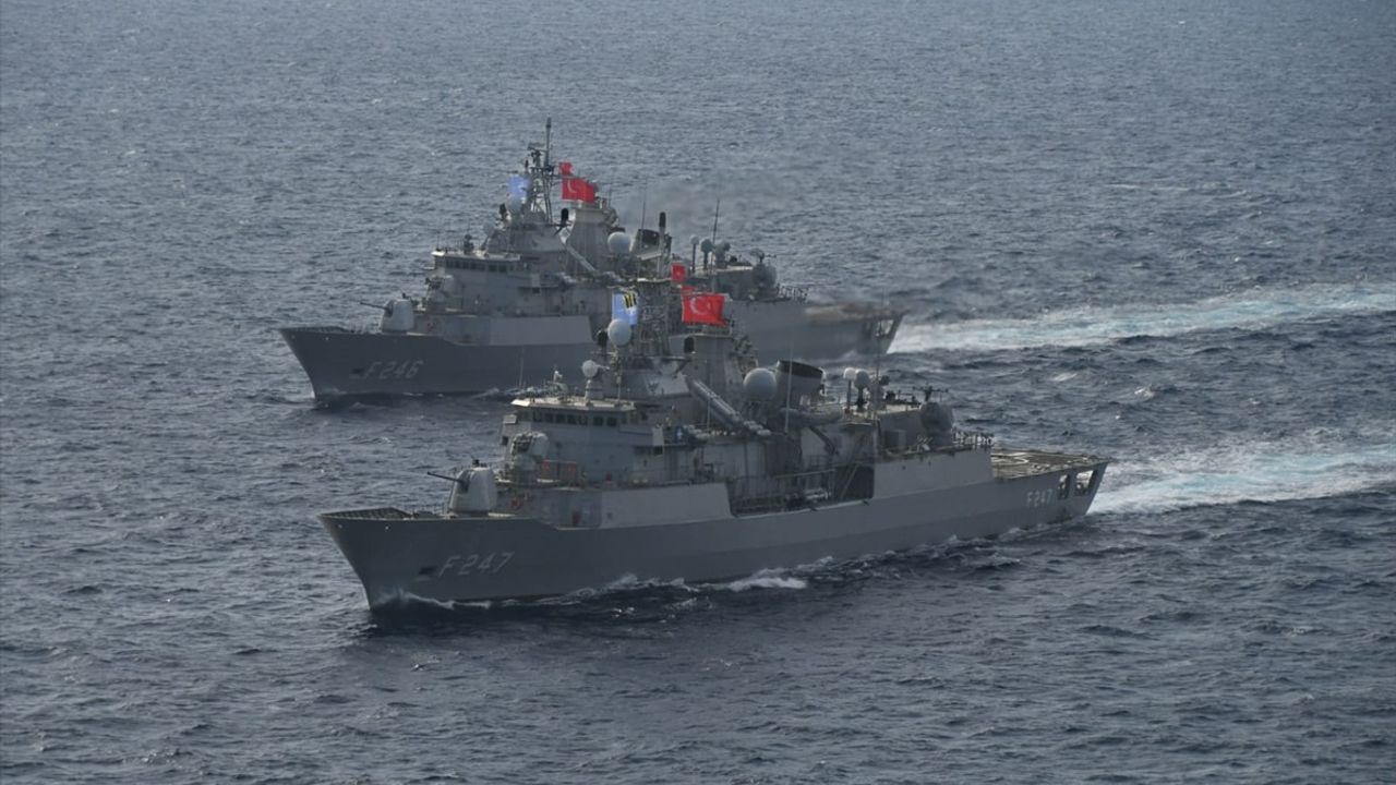 TCG Kemalreis ve TCG Salihreis Fırkateynleri Doğu Akdeniz'de Eğitim Gerçekleştirdi