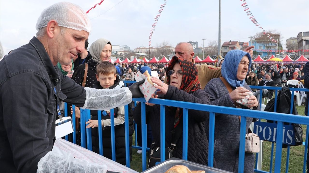 Tekirdağ'da 1. Hamsi ve Mıhlama Festivali’nde 5 Ton Hamsi İkram Edildi