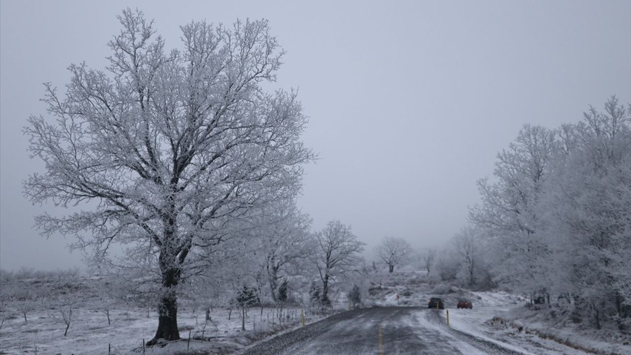 Tekirdağ'ın Yüksek Kesimlerinde Kar Yağışı Etkili Oluyor