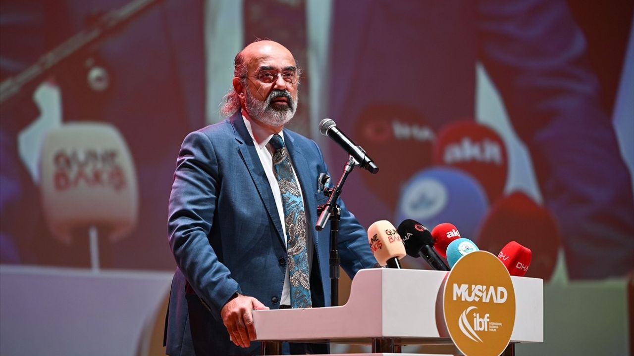 Ticaret Bakanı Bolat, 'Türkiye-Suriye İktisadi İşbirliği Zirvesi'nde önemli açıklamalarda bulundu