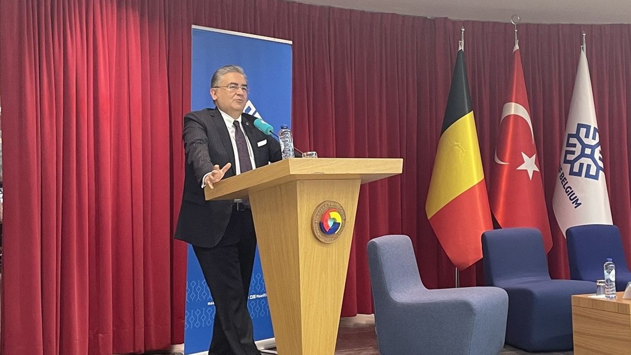 TMV, Belçika'da Çok Dillilik ve Kültürel Zenginliğin Önemi Üzerine Sempozyum Düzenledi