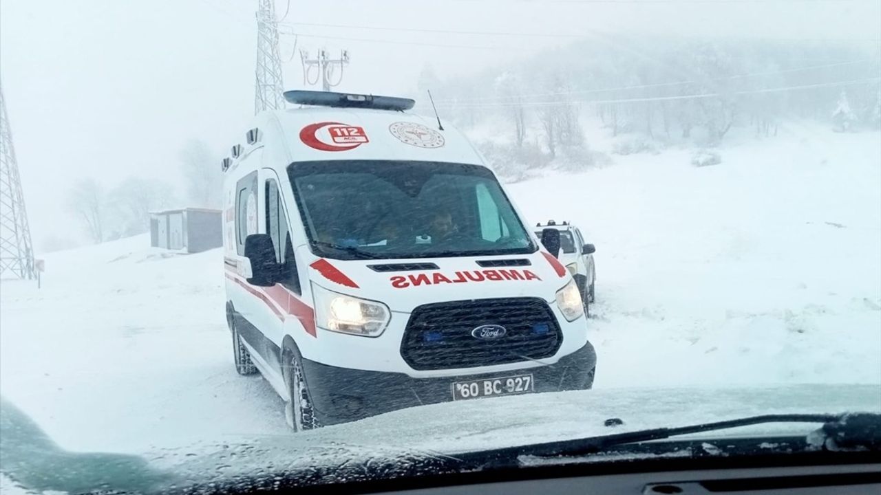 Tokat'ta Kar Yağışı Nedeniyle Hastanın Kurtarıldığı Olay