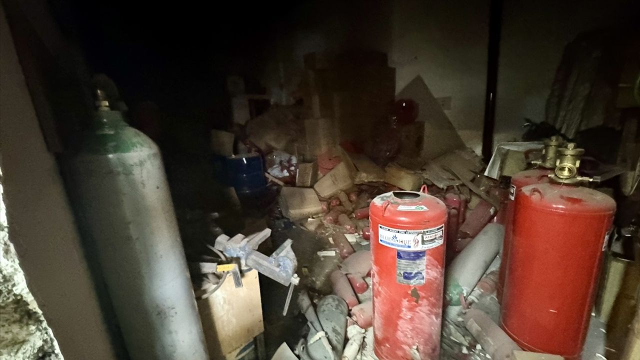 Trabzon'da İş Yerinde Meydana Gelen Patlamada İki Kişi Yaralandı