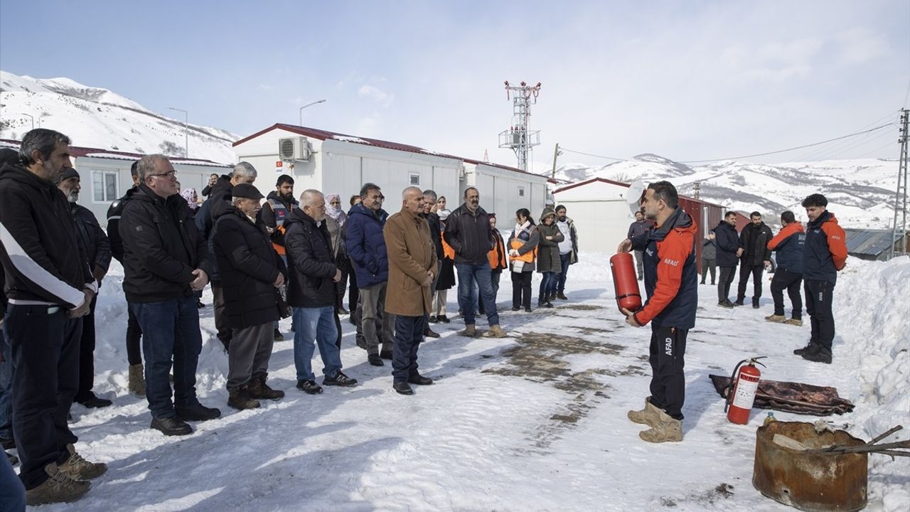 Tunceli'de Konteyner Kentlerde Yangın Güvenliği Eğitimi Düzenlendi
