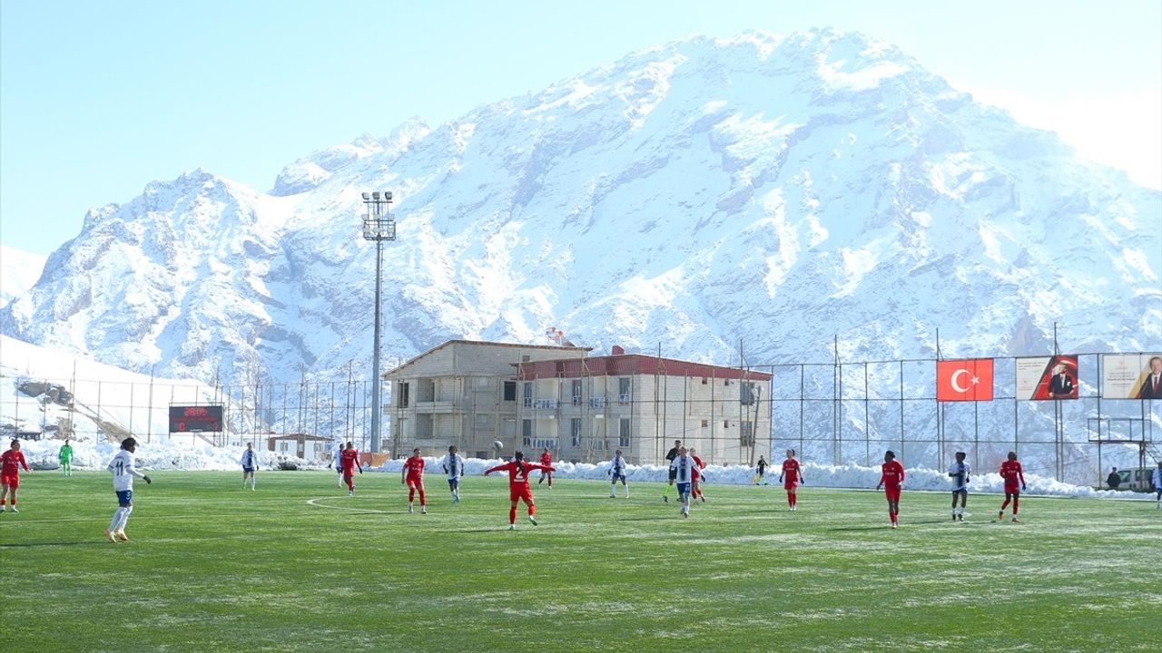 Turkcell Kadın Futbol Süper Ligi'nde Hakkarigücüspor ve Beylerbeyi 1-1 Berabere Kaldı