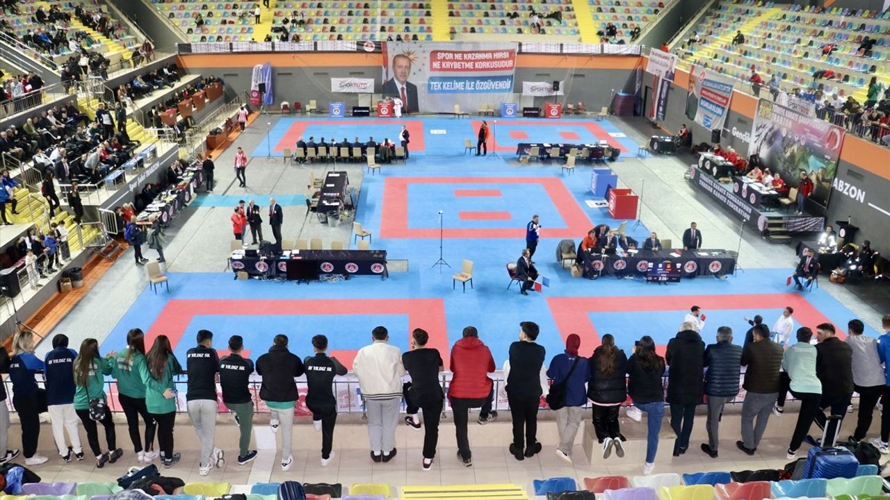 Türkiye Karate Şampiyonası Trabzon'da Devam Ediyor