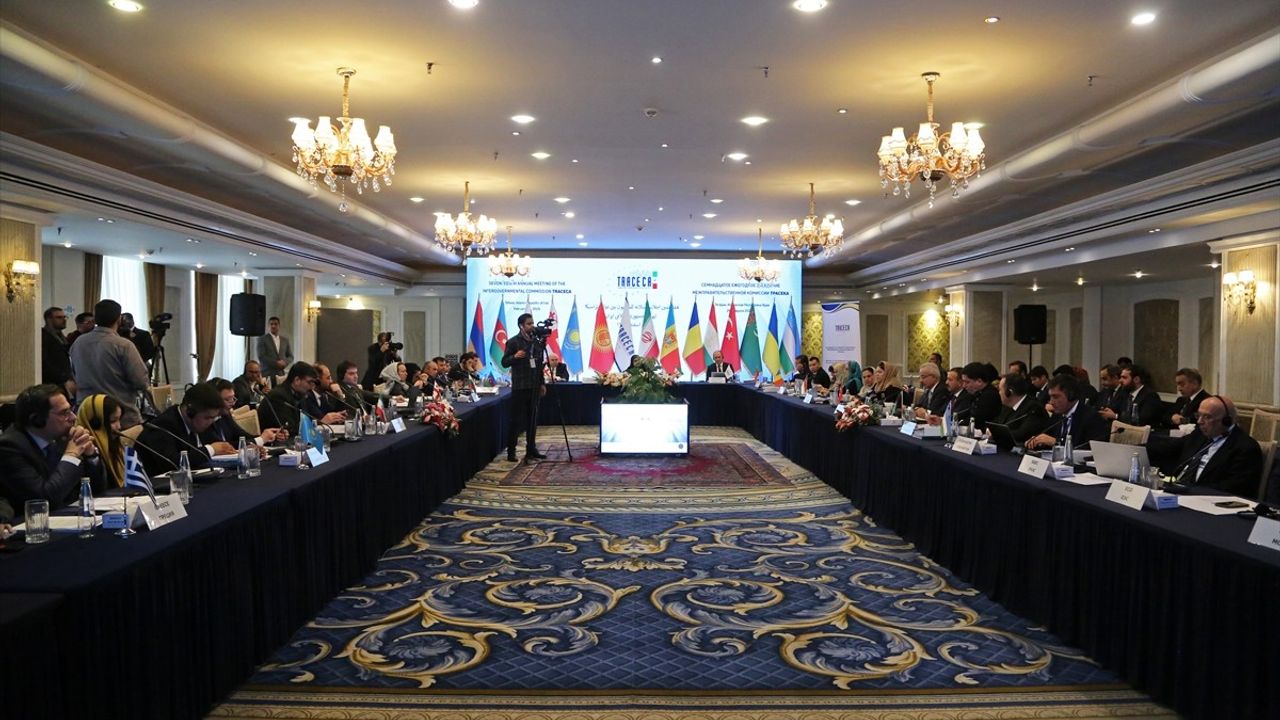 Ulaştırma ve Altyapı Bakanı Uraloğlu, TRACECA Toplantısında Türkiye'nin Ulaşım Vizyonunu Paylaştı