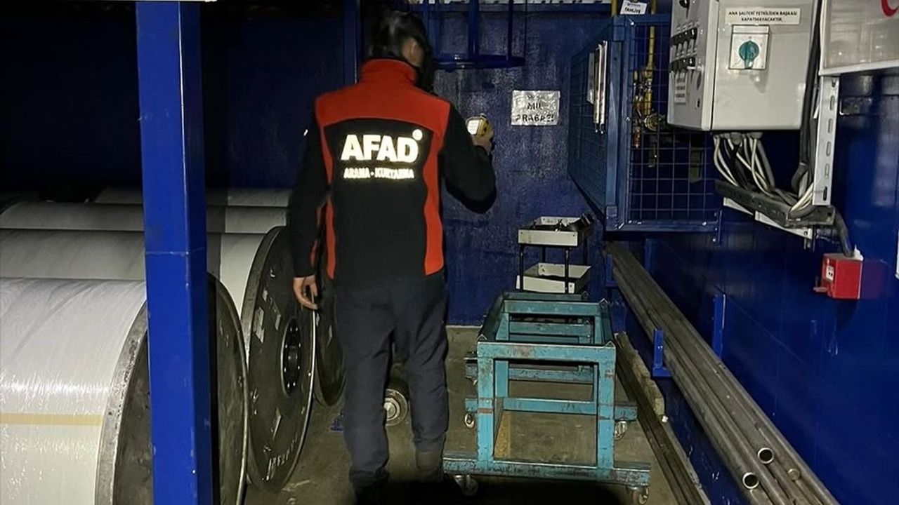 Uşak'ta Tekstil Fabrikasında 17 İşçi Karbonmonoksit Zehirlenmesi Şüphesiyle Hastaneye Kaldırıldı