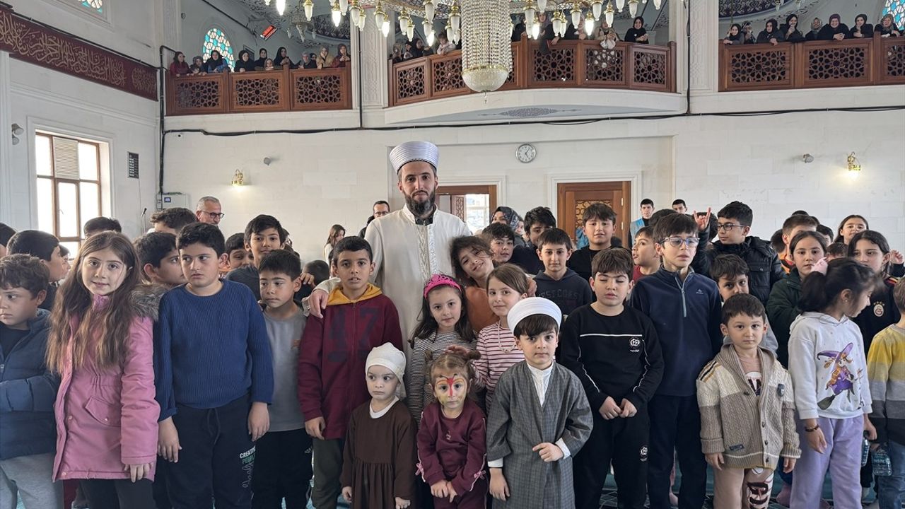 Üsküdar Yavuztürk Fatih Camisi'nde Çocuklar İçin Ramazan Şenliği Düzenlendi