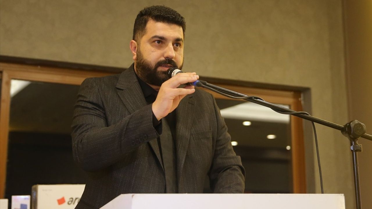 Vali Sezer ve Belediye Başkanı Akın, Edirnespor'a 500 Bin Lira Destekte Bulundu