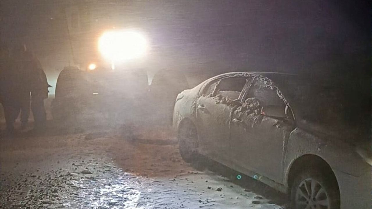 Van'da Kar Nedeniyle Mahsur Kalanlar Kurtarıldı